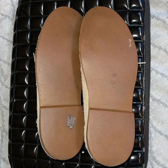 Barneys New York Suede Oxford Shoes - Picture 6 of 6